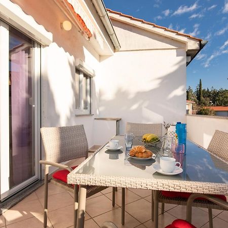 Apartment Marija Кърк Екстериор снимка