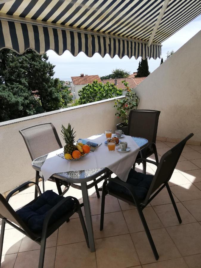 Apartment Marija Кърк Екстериор снимка